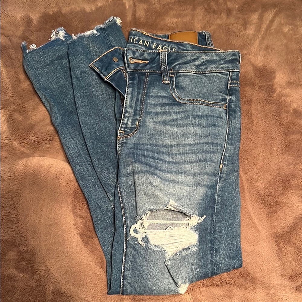 American Eagle Outfitters Women's Blue Distressed Jeans